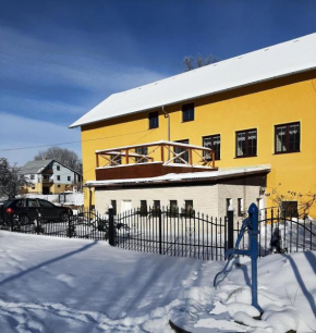 Гостиница Apartmány-Zámecký Restaurant  Йиндржиховице 